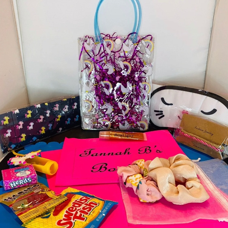 Lipgloss And Accessories